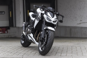 Kawasaki-Z1000-Special-White-Hoely_0001.jpg