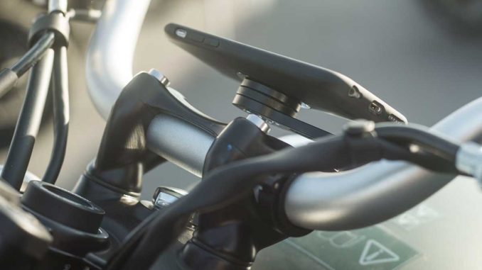 Moto-Mount-3_2476f298-e07b-46e1-8040-26457858072e